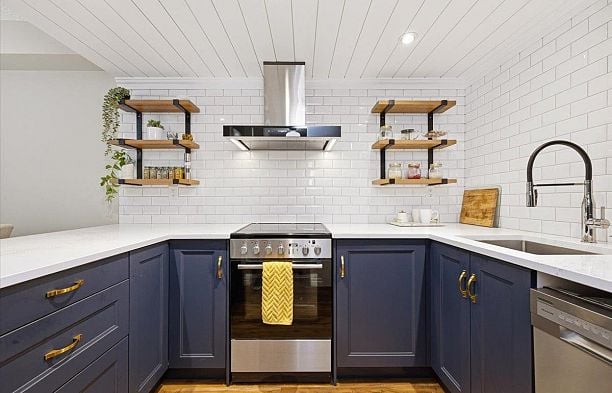 107 2455 York Avenue Kitsilano