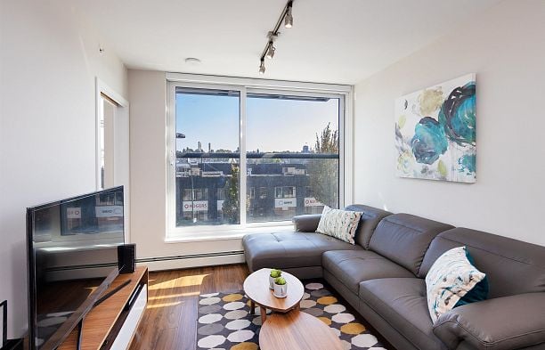 312 159 W 2nd Avenue False Creek