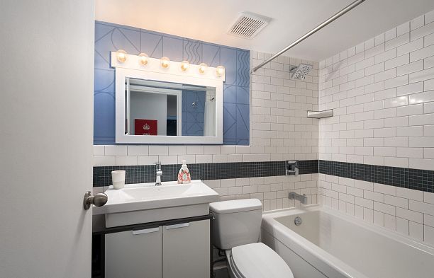 207 1990 W 6th Avenue Kitsilano