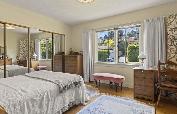 4355 W 3rd Avenue Point Grey