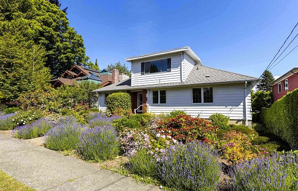4355 W 3rd Avenue Point Grey