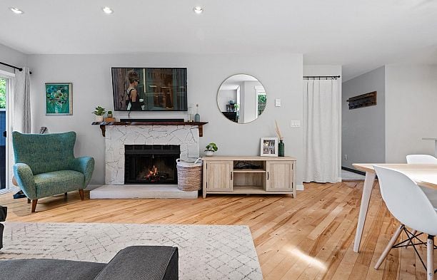 218 W 15th Avenue Mount Pleasant VW