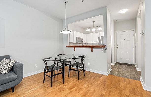 204 2525 Quebec Street Mount Pleasant VE