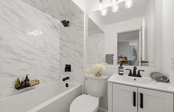 107 2455 York Avenue Kitsilano