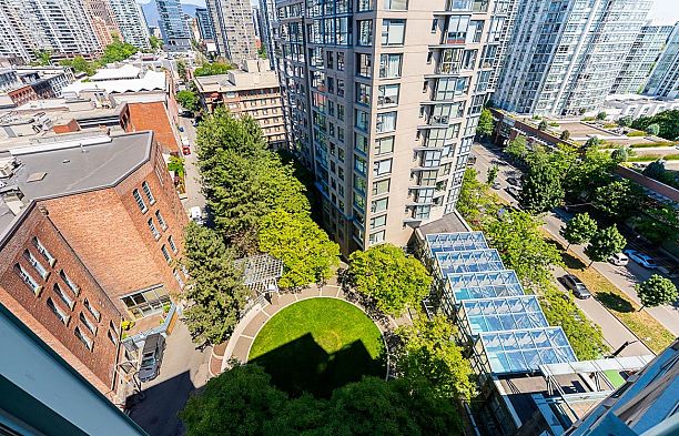 1304 283 Davie Street Yaletown