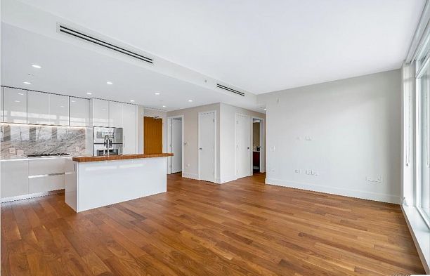 505/506 375 W 59th Avenue South Cambie