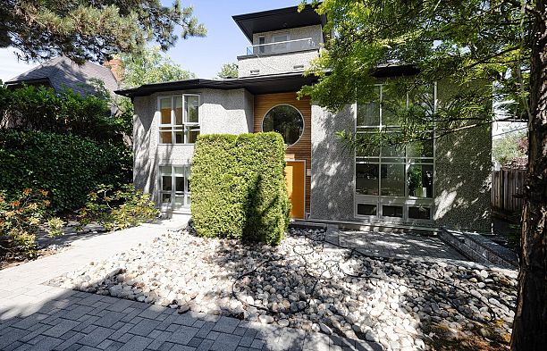 4888 Trafalgar Street MacKenzie Heights
