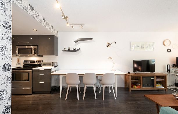 207 1990 W 6th Avenue Kitsilano