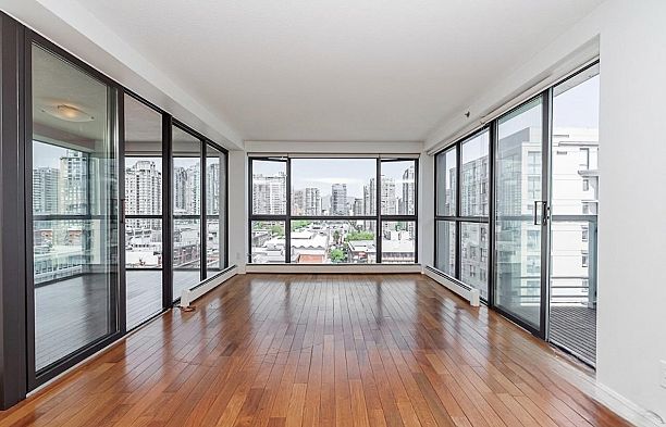 1304 283 Davie Street Yaletown