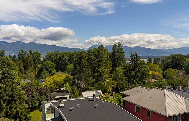 4355 W 3rd Avenue Point Grey