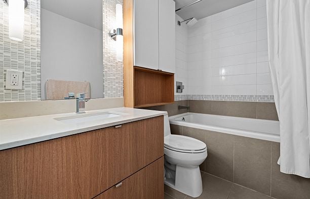 523 159 W 2nd Avenue False Creek