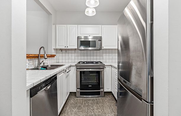 204 2525 Quebec Street Mount Pleasant VE
