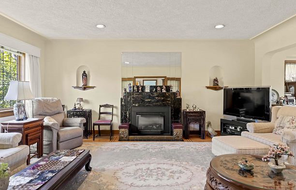 4355 W 3rd Avenue Point Grey