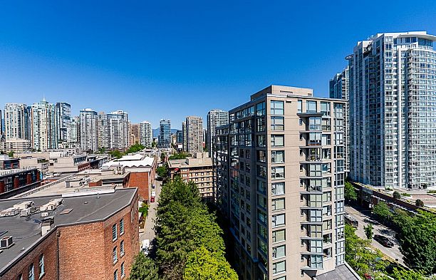 1304 283 Davie Street Yaletown