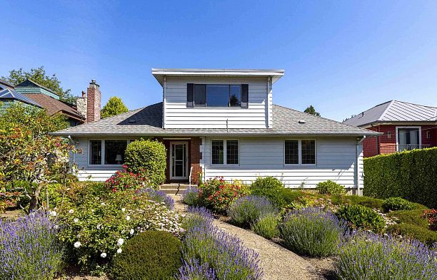 4355 W 3rd Avenue Point Grey