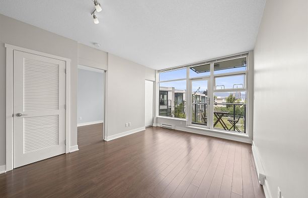 342 1777 W 7th Avenue Fairview VW