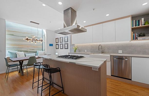 1987 W 13th Avenue Kitsilano