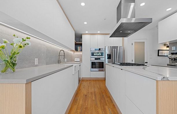 1987 W 13th Avenue Kitsilano