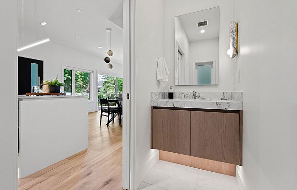 5489 Larch Street Kerrisdale