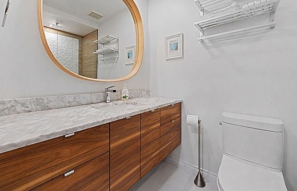 1987 W 13th Avenue Kitsilano