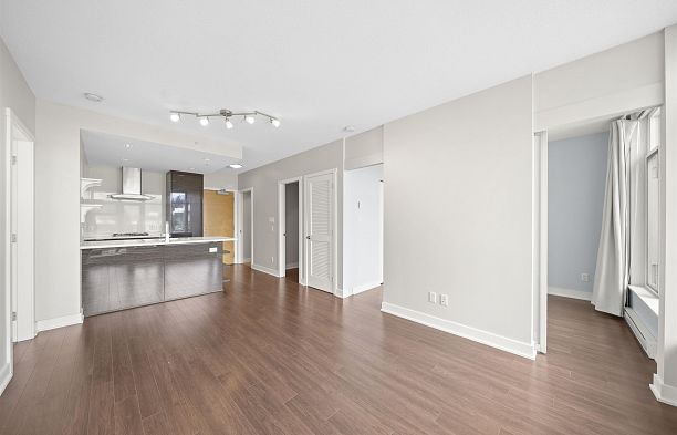 342 1777 W 7th Avenue Fairview VW