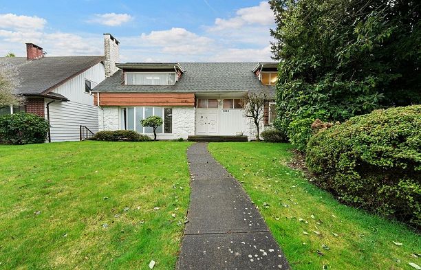 1042 W 48th Avenue South Granville