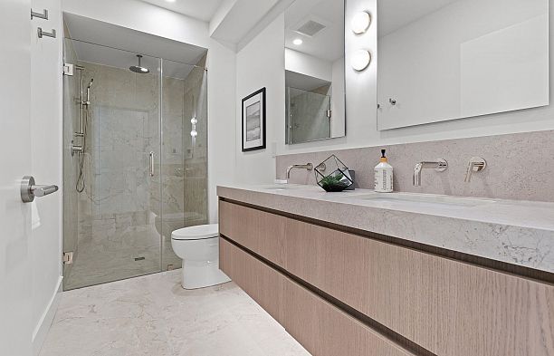 5489 Larch Street Kerrisdale