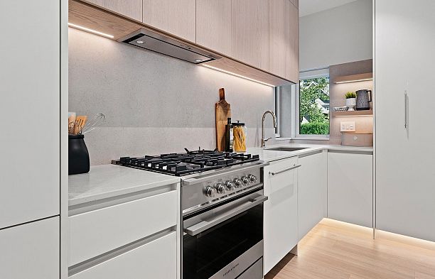 5489 Larch Street Kerrisdale