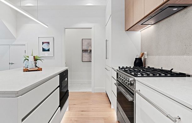 5489 Larch Street Kerrisdale