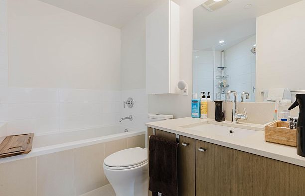 1821 1618 Quebec Street Mount Pleasant VE