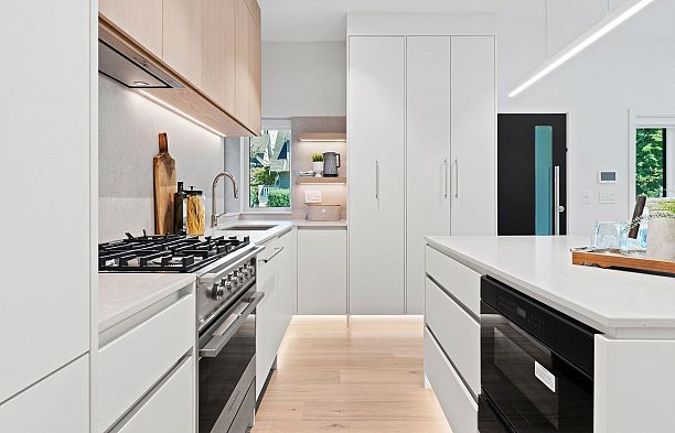 5489 Larch Street Kerrisdale