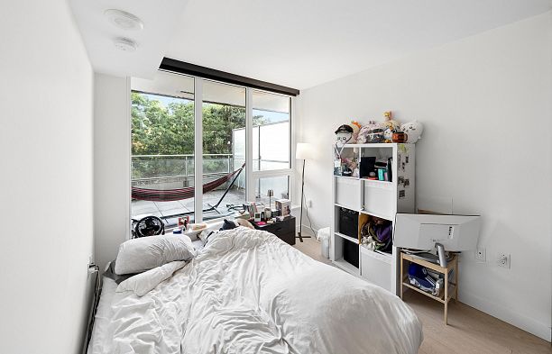 512 433 SW Marine Drive Marpole