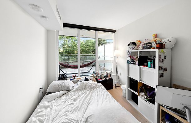 512 433 SW Marine Drive Marpole
