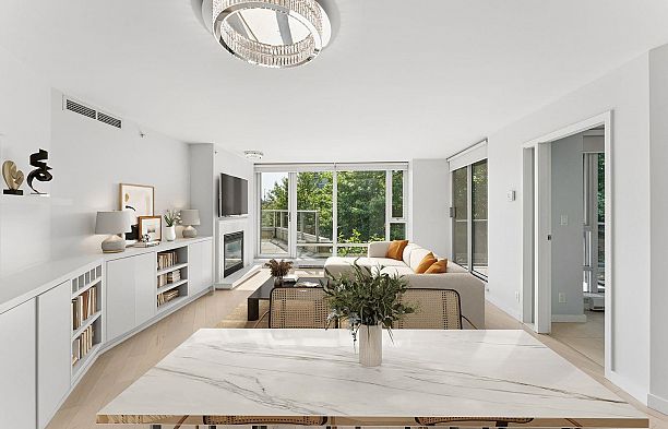 305 8 Smithe Mews Yaletown