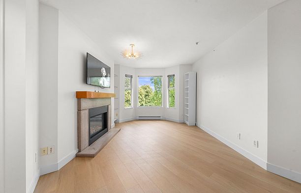 404 1562 W 5th Avenue False Creek