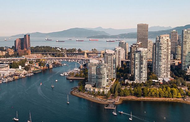 702 1099 Marinaside Crescent Yaletown