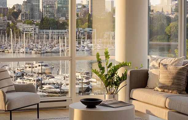 702 1099 Marinaside Crescent Yaletown