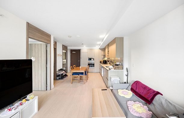 512 433 SW Marine Drive Marpole