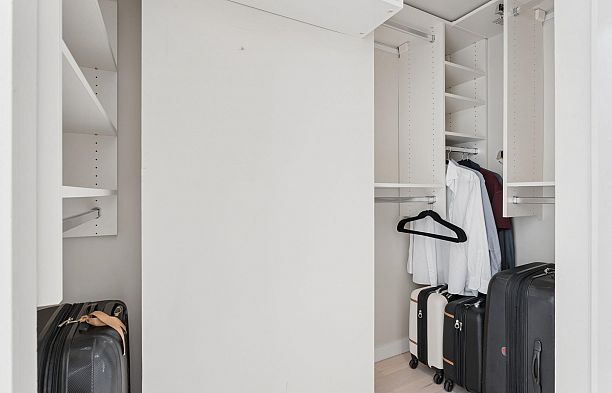 305 8 Smithe Mews Yaletown