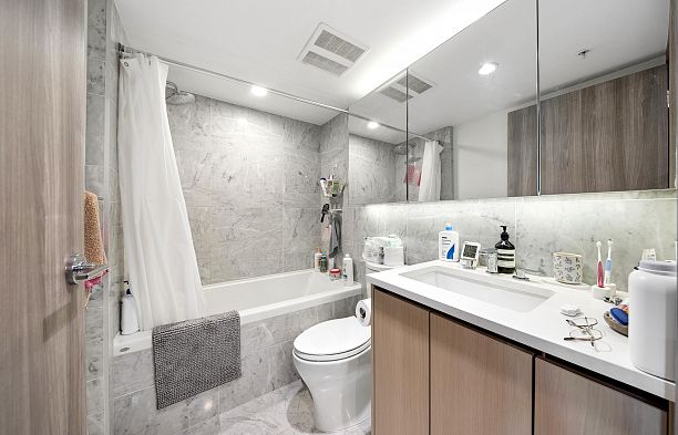 512 433 SW Marine Drive Marpole