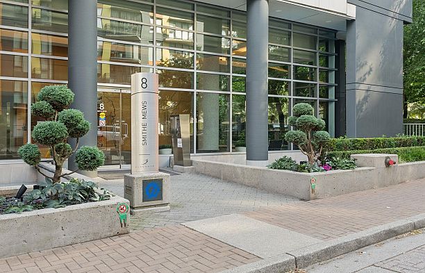 305 8 Smithe Mews Yaletown