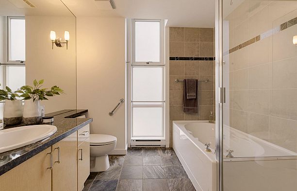 702 1099 Marinaside Crescent Yaletown