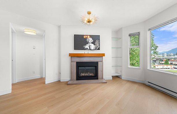 404 1562 W 5th Avenue False Creek