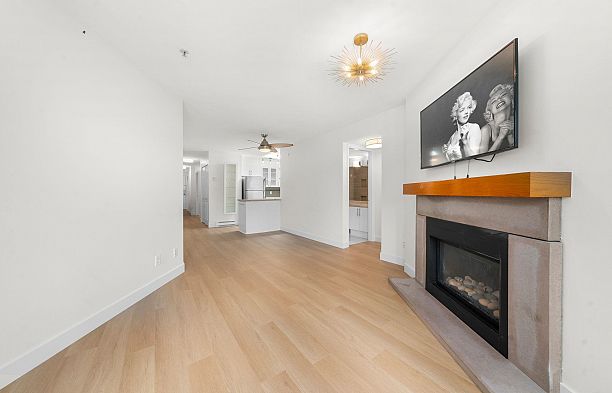 404 1562 W 5th Avenue False Creek