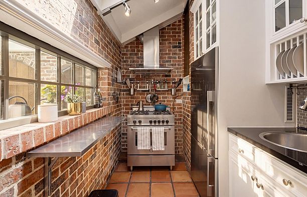 2636 Hemlock Street Fairview VW