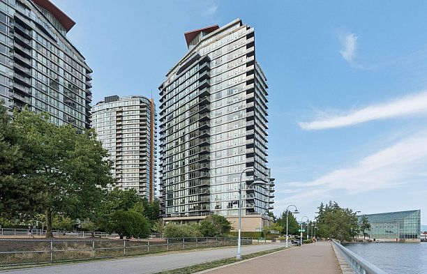 305 8 Smithe Mews Yaletown