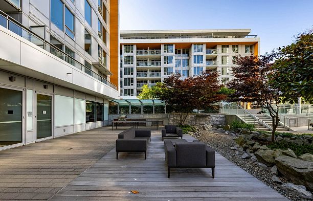 512 433 SW Marine Drive Marpole
