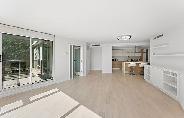 305 8 Smithe Mews Yaletown