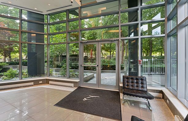 305 8 Smithe Mews Yaletown