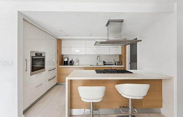 305 8 Smithe Mews Yaletown